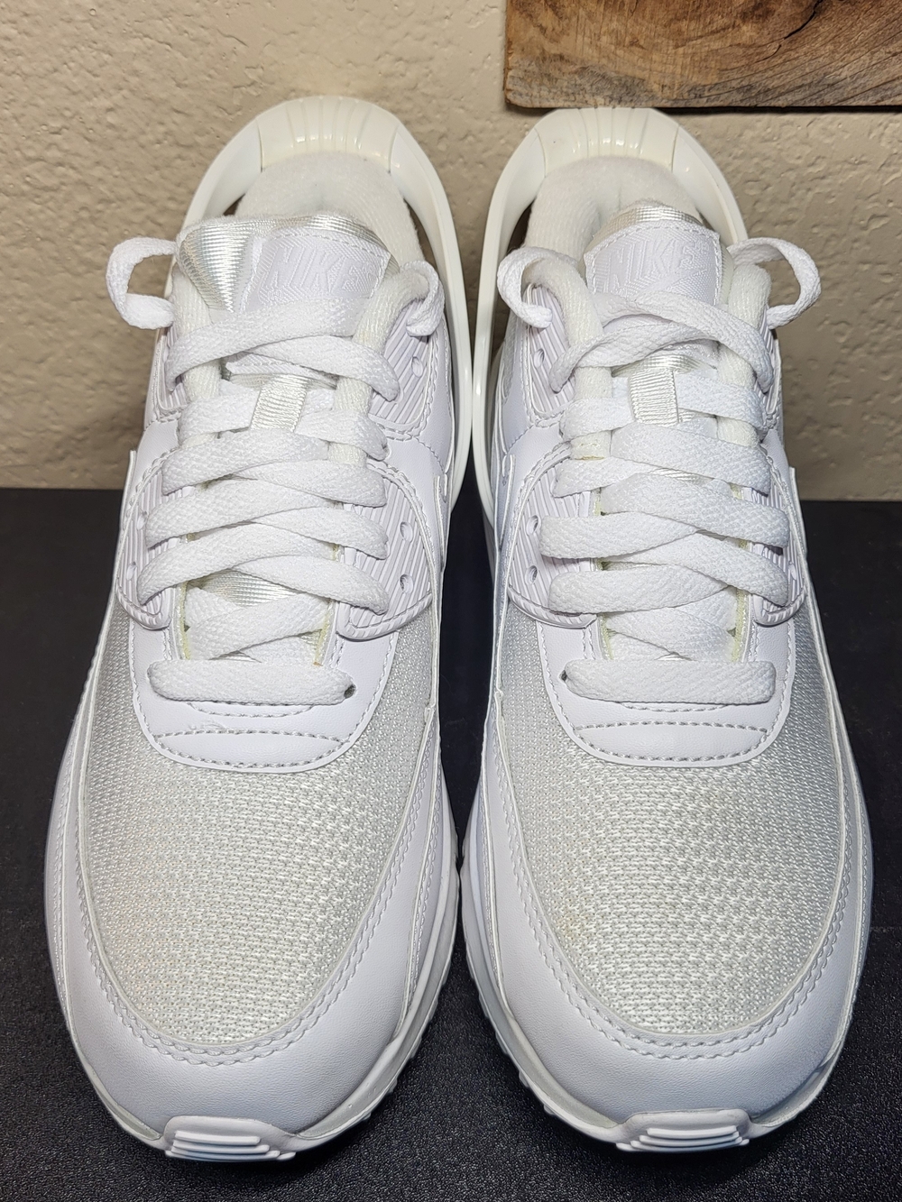 *NEW* Nike Air Max 90 Flyease Triple White Shoes Sneakers Size 5Y Women's 6.5 - Picture 3 of 9